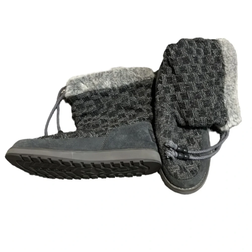 Sketchers sweater boots
